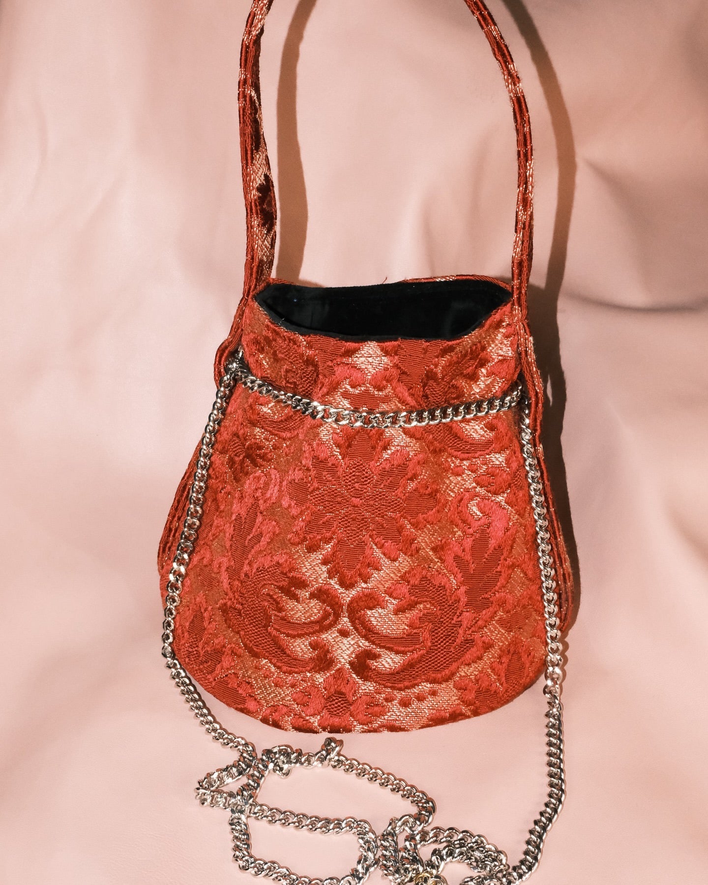 Chain Pursa | Viennese Art Story