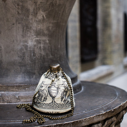 PURSA Bucket-Bag | Black and White Wall Stories